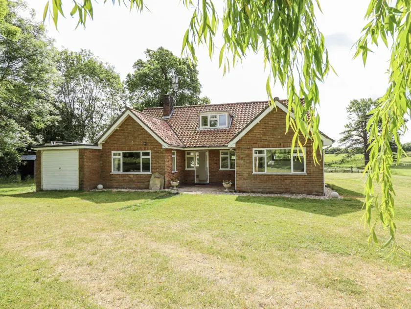 Lake View Cottage - Image 1