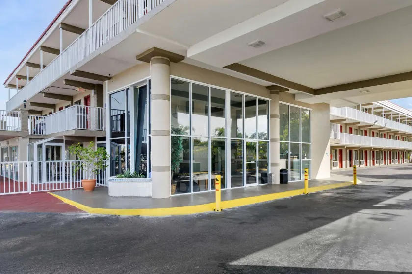 Rodeway Inn Clearwater-Largo - Image 1
