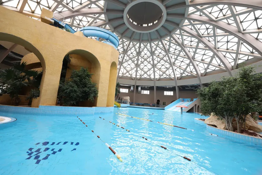 Suites hotel les charmilles & spa - Image 1
