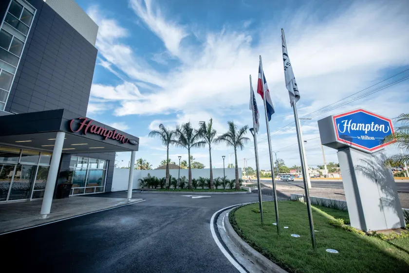 Hampton by Hilton Santo Domingo Airport - Image 1