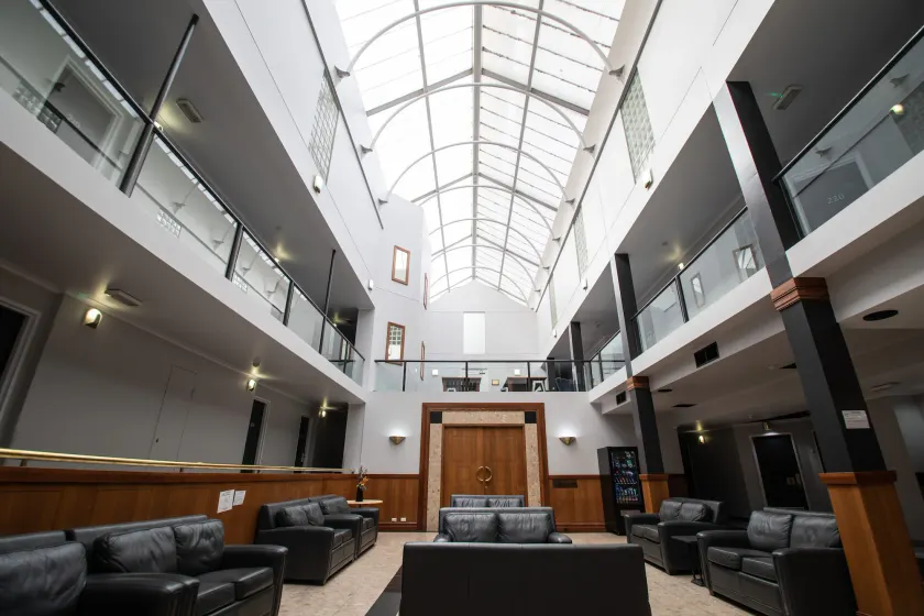 Madison Capital Executive Apartments - Image 1