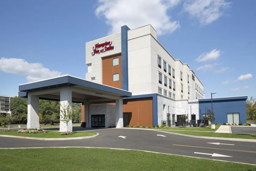 Hampton Inn & Suites Somerset - Image 1