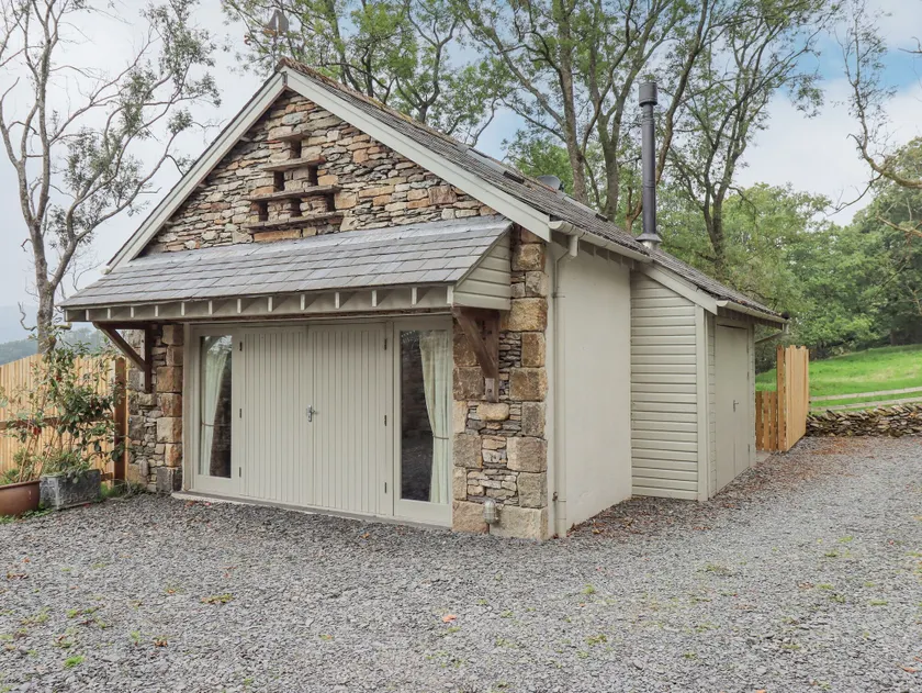 Dove Tail Barn - Image 1