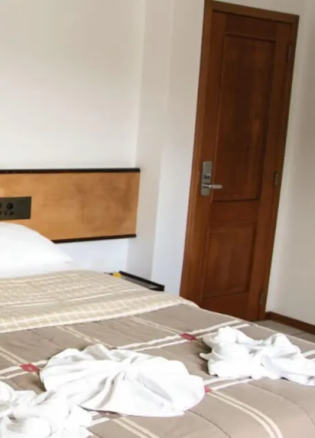 Holz Hotel - Image 1