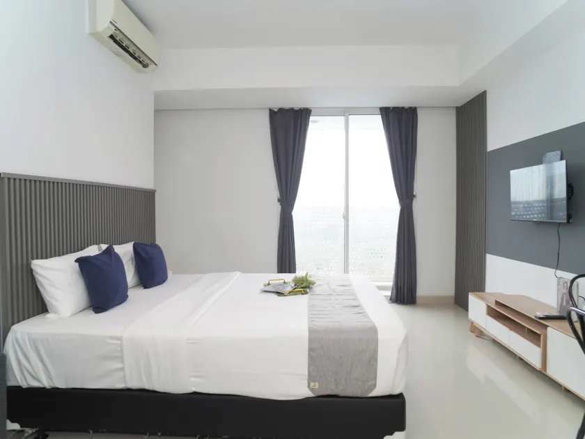 Cozy Stay Studio Room At West Vista Apartment - Image 1