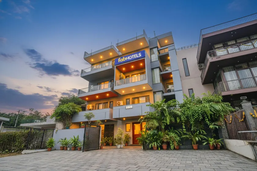 FabHotel Comfort Residency I - Nr. Artemis Hospital Gurgaon - Image 1