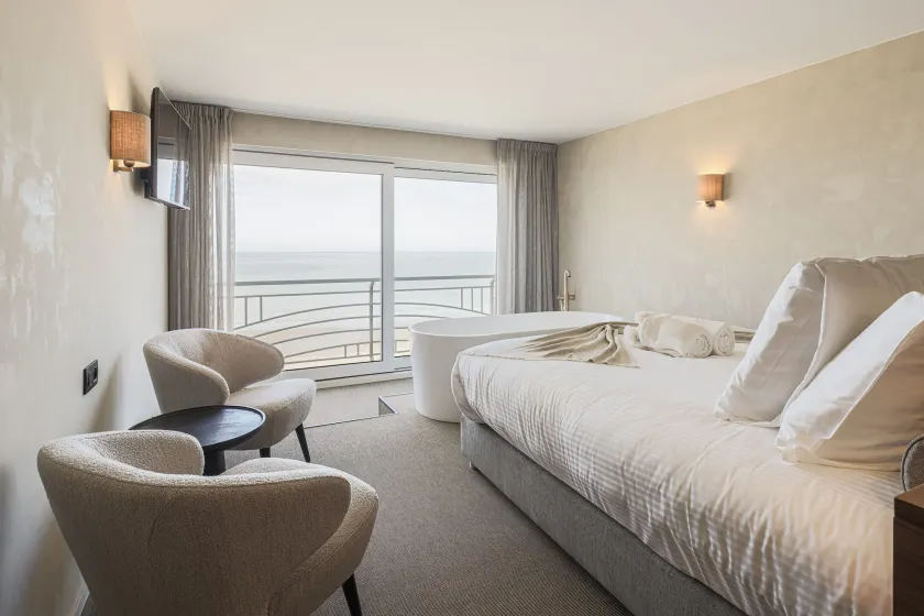 Hotel Beach Palace by CW Hotel Collection - Image 1