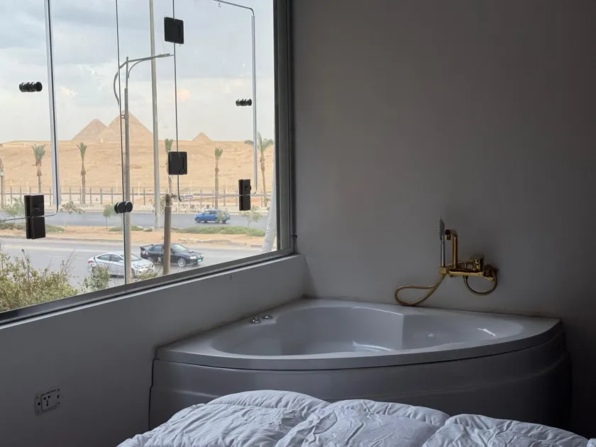 New White Pyramids Inn - Image 1