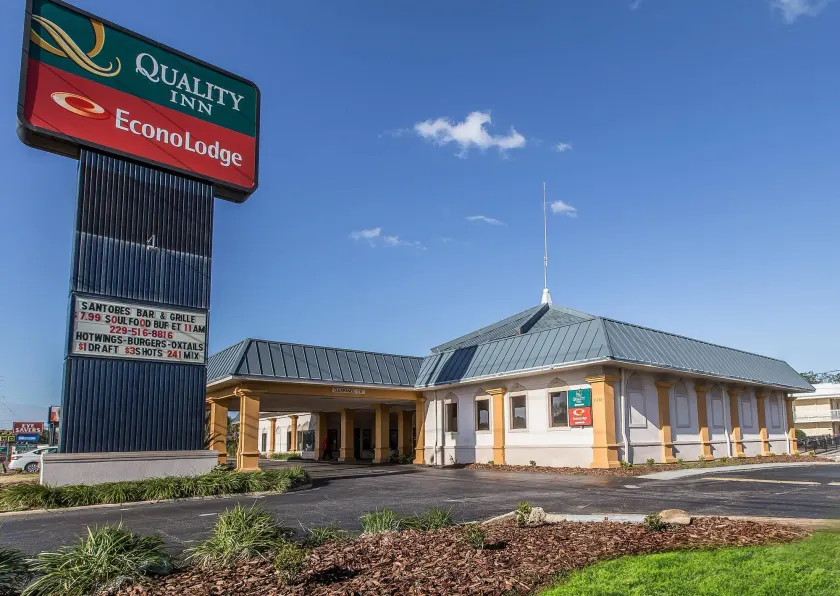 Econo Lodge Thomasville - Image 1
