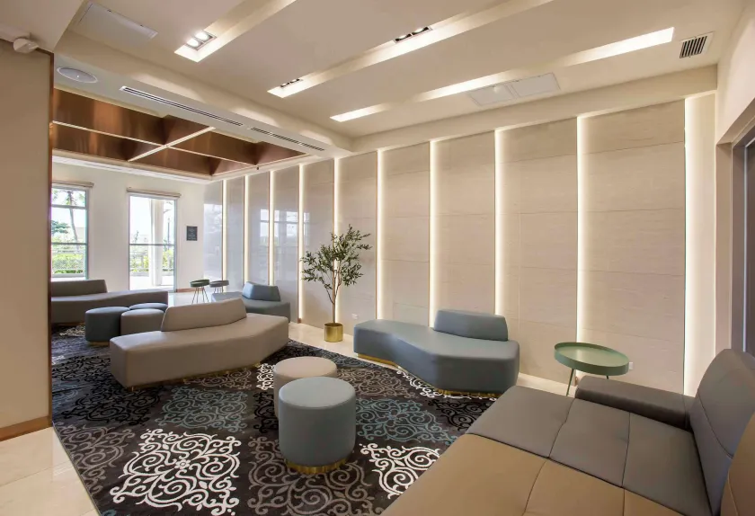 The Bayview Hotel Guam - Lobby sitting area