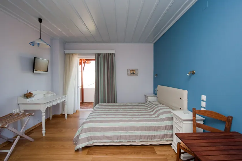 Zorbas Apartments - Image 1