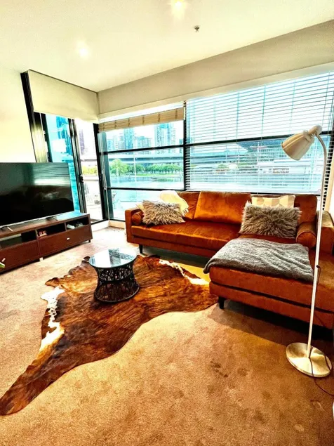 Luxurious Apartment in the heart of Docklands - Image 1