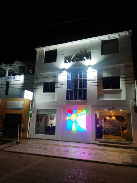 Hotel La Casa 1 - Image 1
