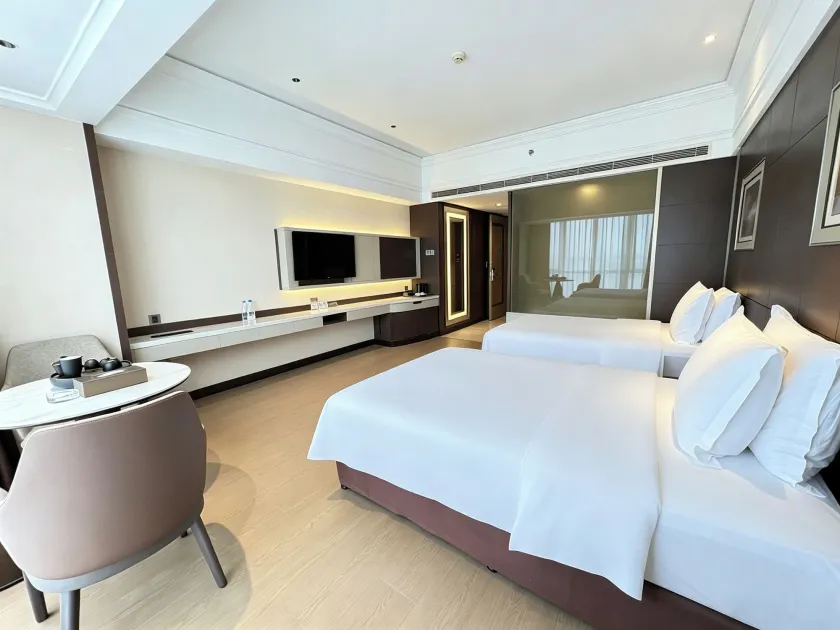 Jinjiang Shiji Fliport Hotel - Image 1