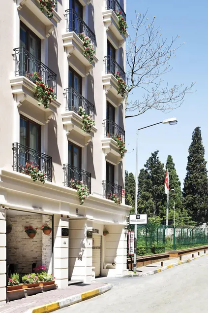 Belle Maison Hotel Residence - Image 1