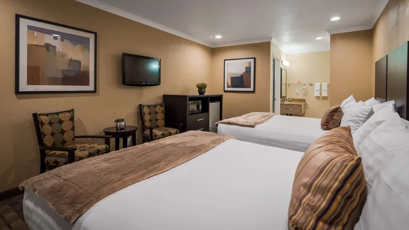 Best Western Poway/San Diego Hotel - Image 1