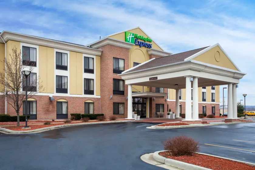 Holiday Inn Express & Suites Martinsville by IHG - Image 1
