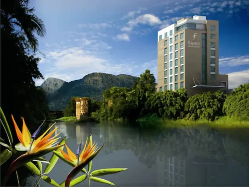 Kayrós Business Hotel - Image 1