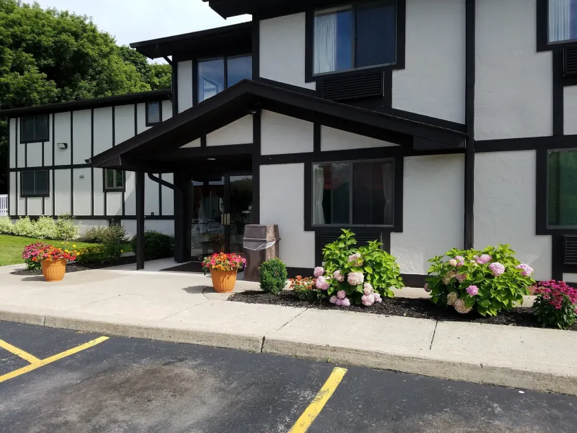 Auburn Inn - Image 1