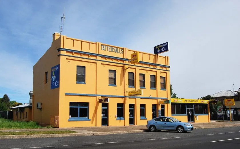 Tattersall's Hotel Blayney - Image 1