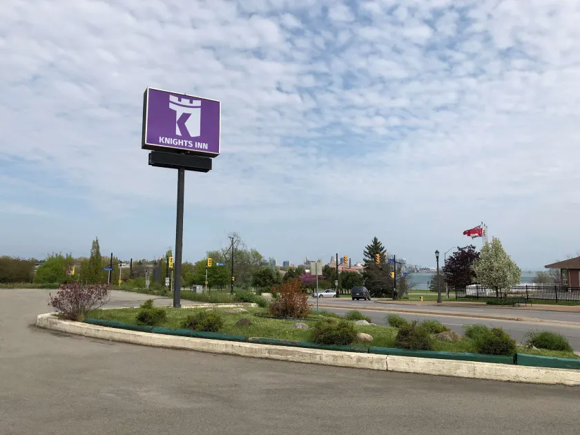 Knights Inn Fort Erie - Image 1