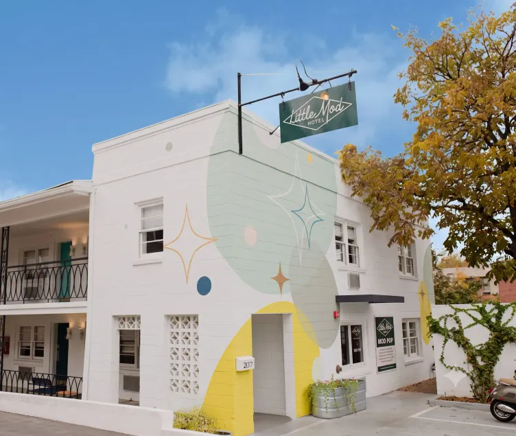 Little Mod Hotel at the University - Image 1