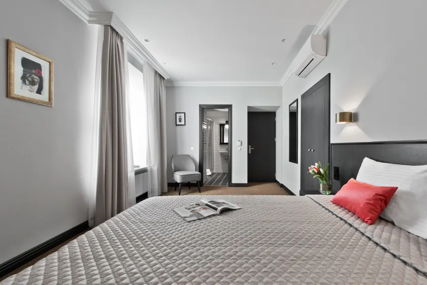 15th Avenue - Image 1