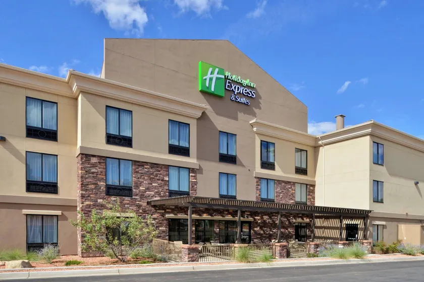 Holiday Inn Express & Suites Page - Lake Powell Area by IHG - Image 1