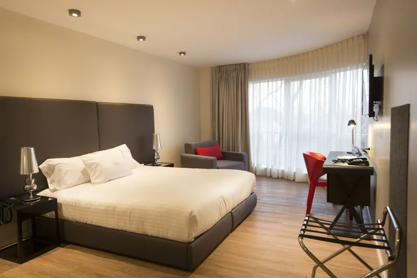 Regency Way Montevideo Hotel - Image 1