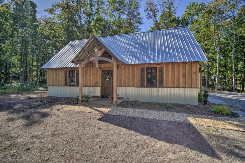 Stunning Cabin Getaway w/ Private Hot Tub! - Image 1