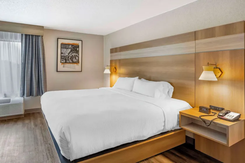 Best Western Plus Heritage Rail-South York/I-83 - Image 1