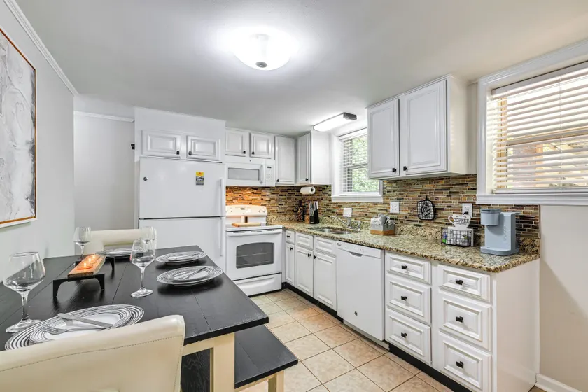 3 Mi to Dtwn: Hickory Home Base w/ Patio! - Innvendig