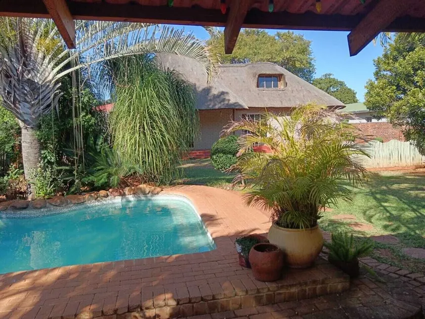One love suites - Image 1