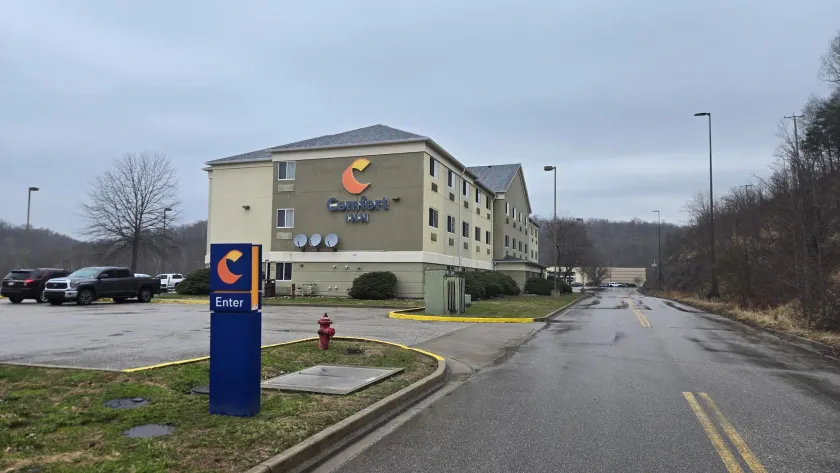 Comfort Inn Barboursville near Huntington Mall area - Image 1