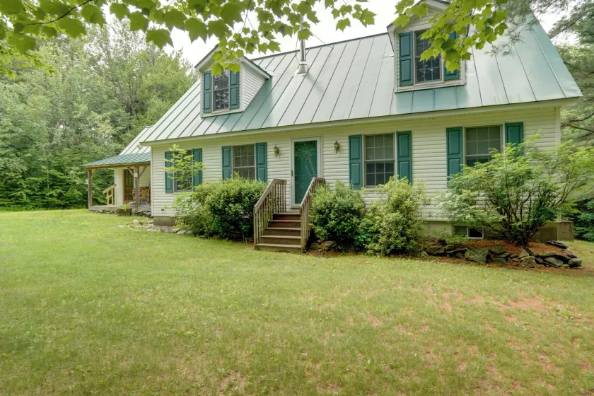 Deck & Wooded Views! Rural Windham Group Retreat - Image 1