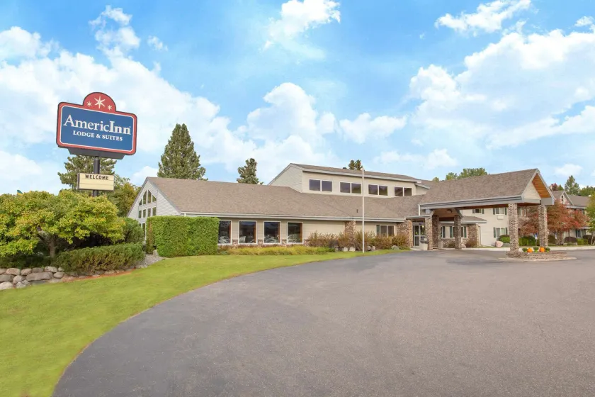 AmericInn by Wyndham Rhinelander - Image 1