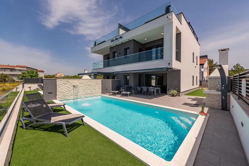 Villa Blue Sky 2 - Image 1