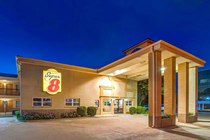Super 8 by Wyndham Richardson Dallas - Image 1