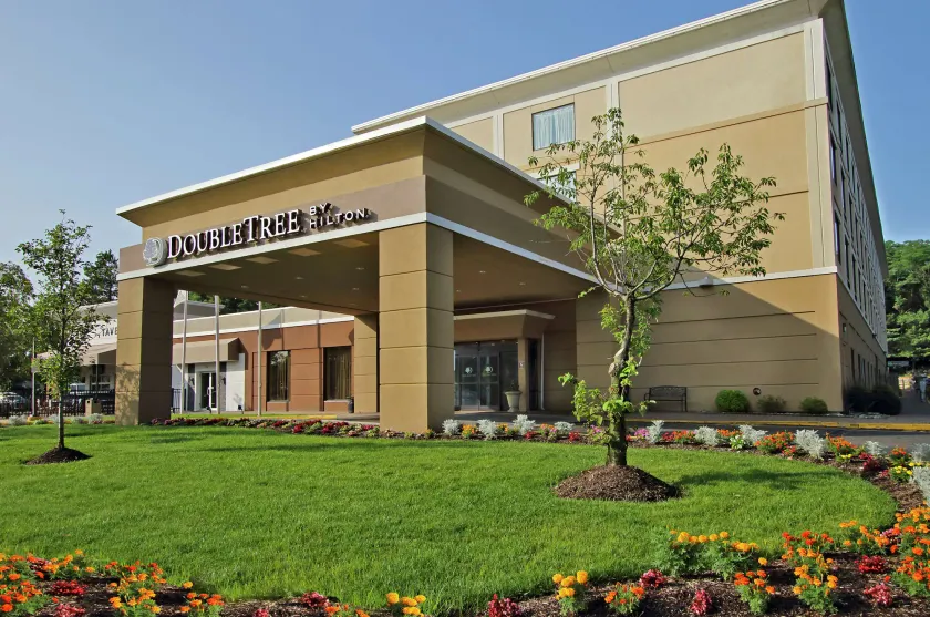 DoubleTree by Hilton Mahwah - Image 1