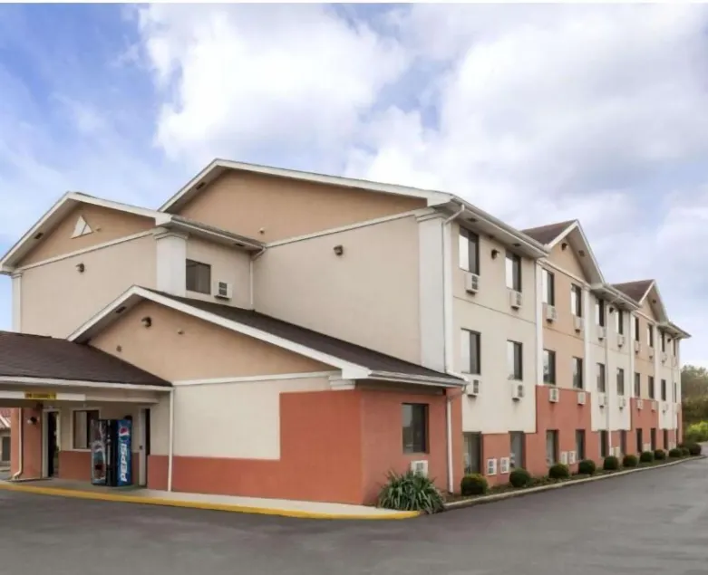 Brookville Inn - Image 1