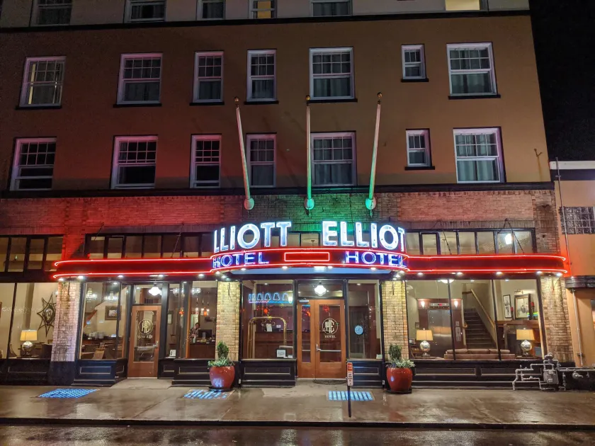 Hotel Elliott - Image 1