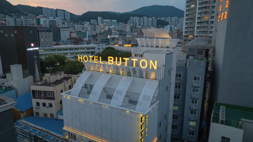 Nampo Button Hotel - Image 1
