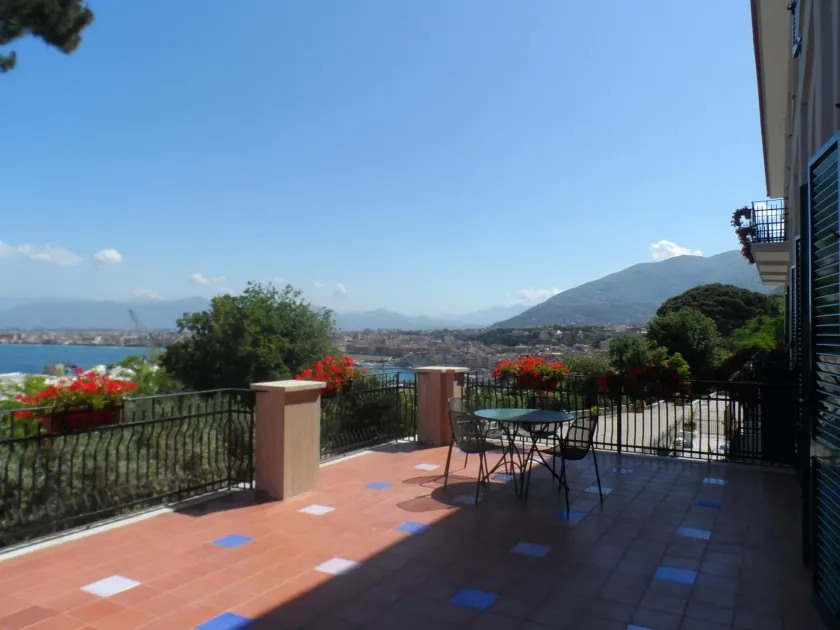 Ancelle Sorrento - Casa d'Accoglienza - Image 1
