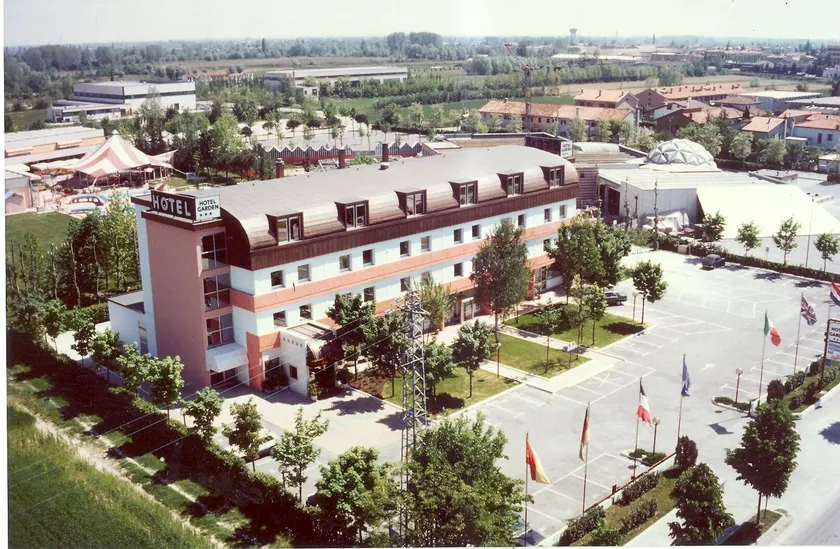 Hotel Garden - Image 1
