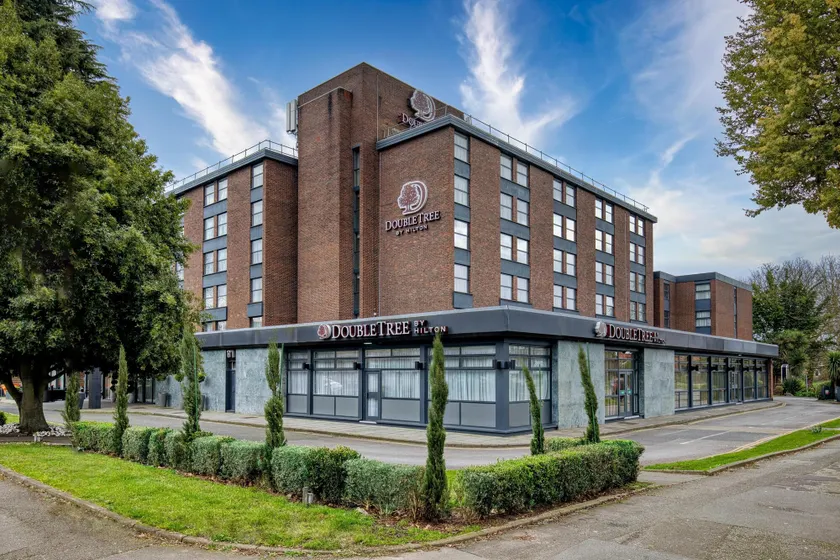 DoubleTree by Hilton London - Ealing - Image 1