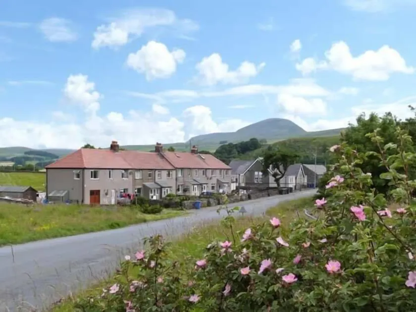 4 Helwith Bridge Cottages - Image 1