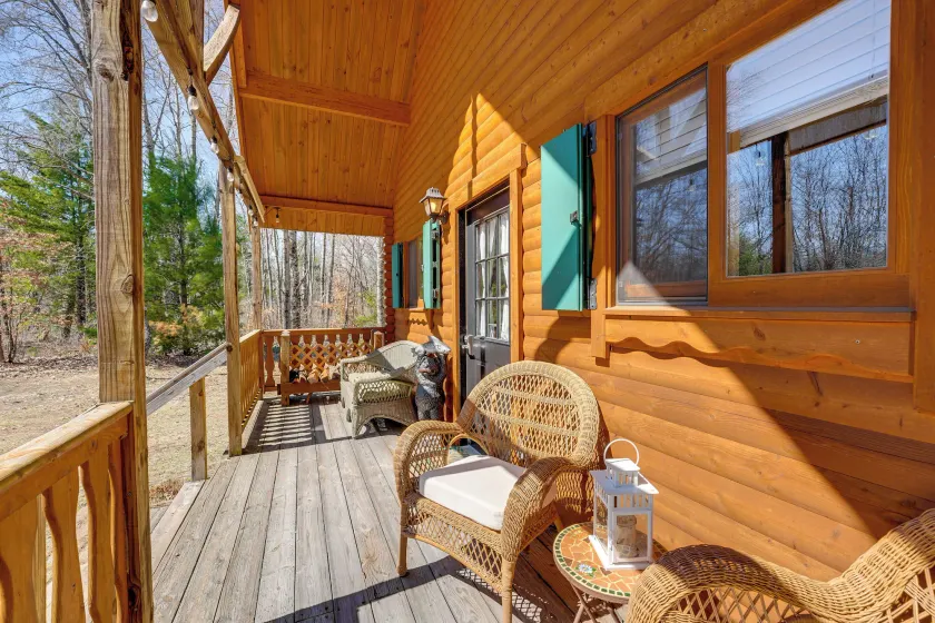 Log Cabin Near Dragon Trail at Hardy Dam! - Image 1