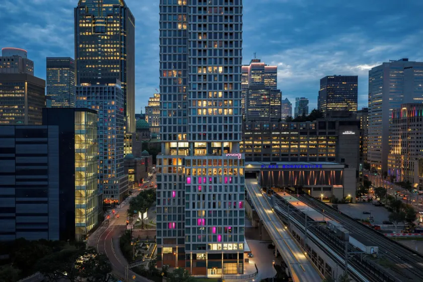 Moxy Montreal Downtown - Image 1