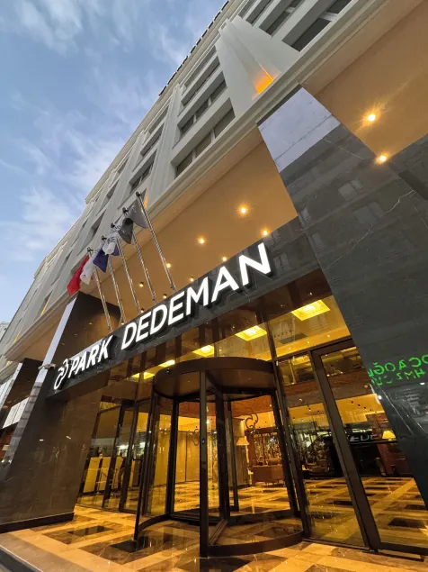 Park Dedeman Van - Image 1