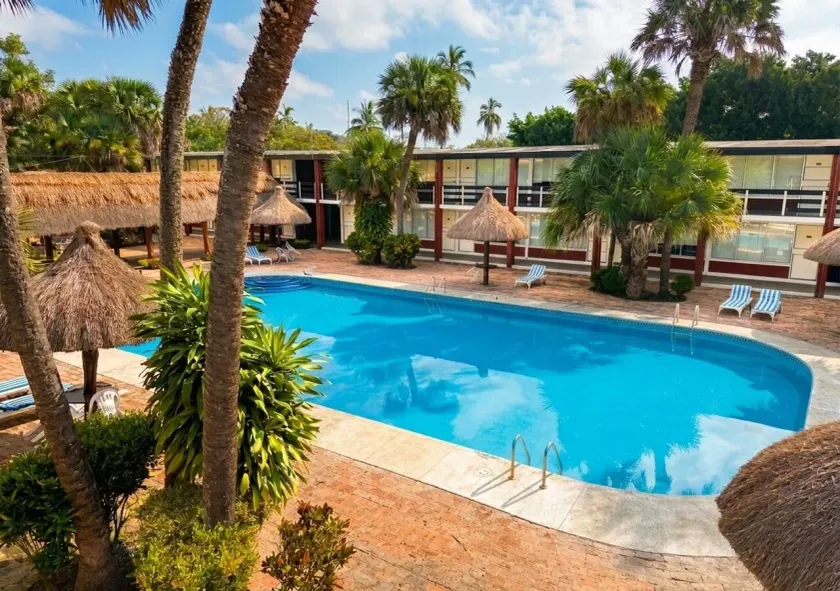 Hotel Plaza Palmas - Image 1